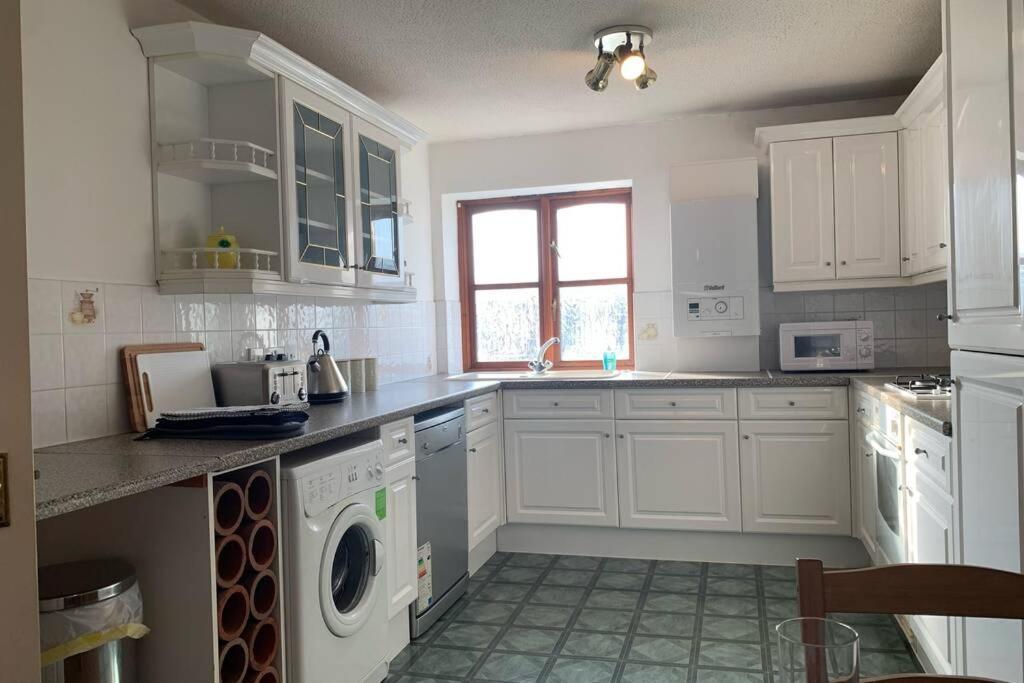A Charming, Spacious 2 Bedroom Apartment In Lytham Lytham St Annes Buitenkant foto